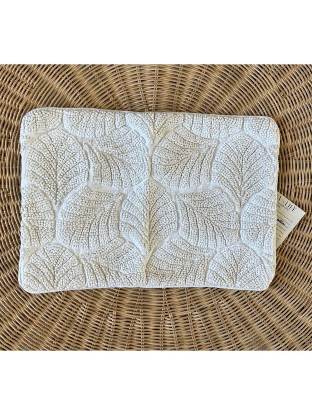Serena & Lily Hawthorne Pillow Cover (SAMPLE/NO TAGS)(12”x18”)-Ivory/White